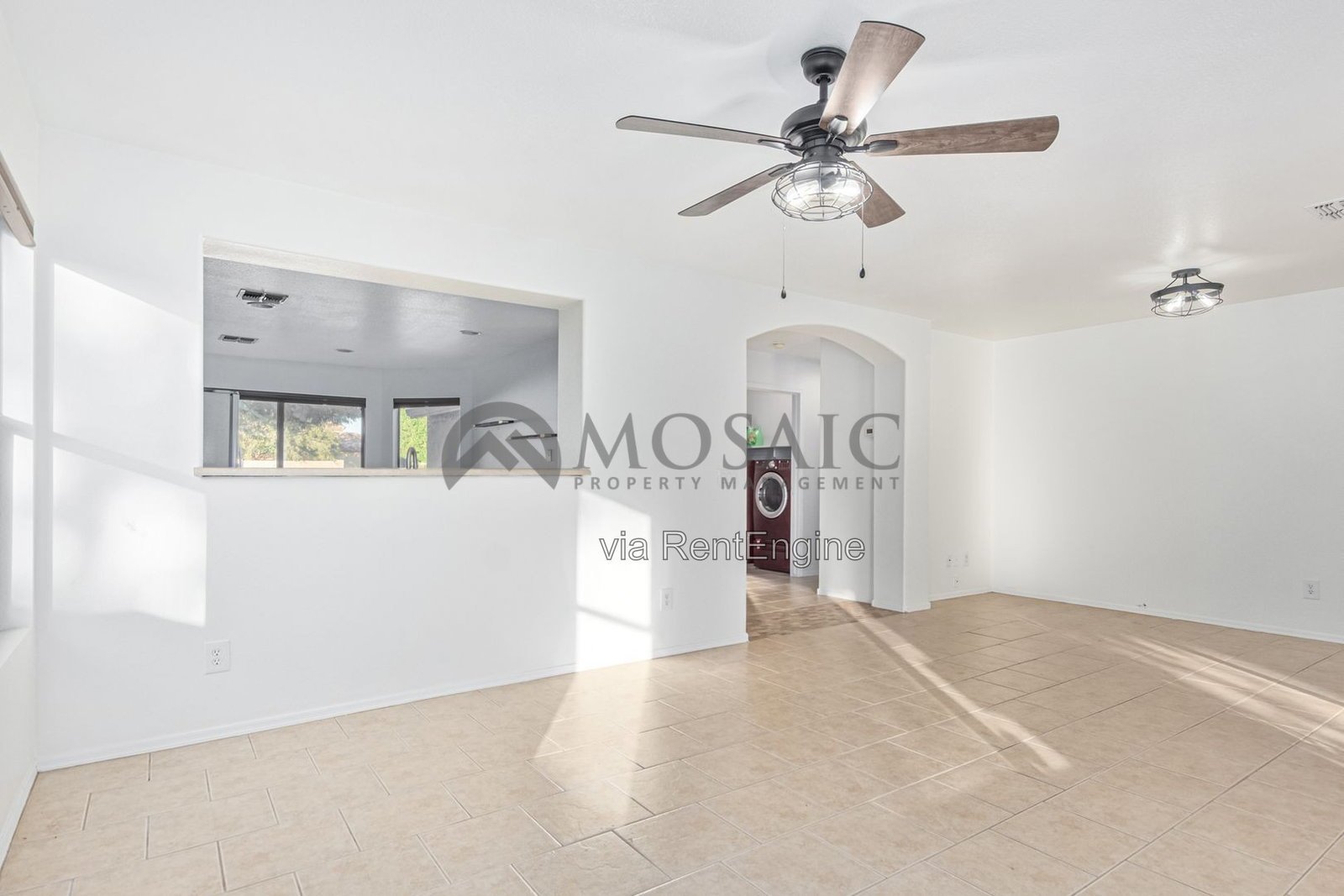 Lovely 3 bed/2 bath home in Surprise property image