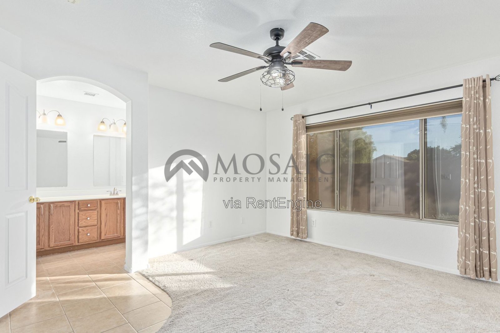 Lovely 3 bed/2 bath home in Surprise property image