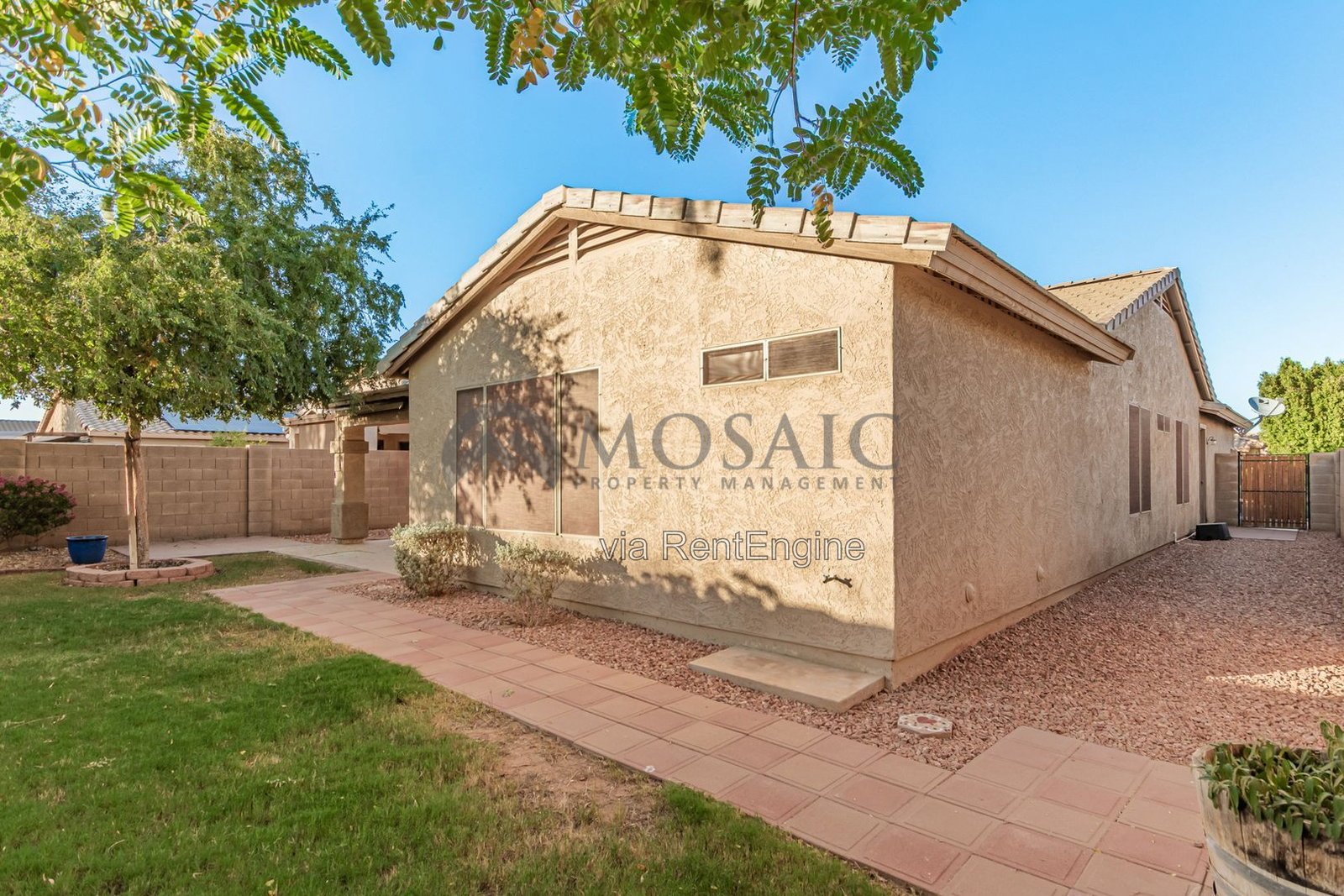 Lovely 3 bed/2 bath home in Surprise property image