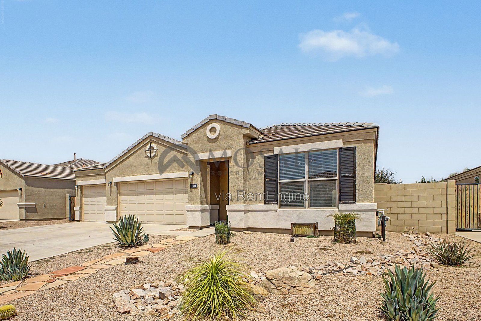 Stunning 3 bed, 2 bathroom home in San Tan Valley! property image
