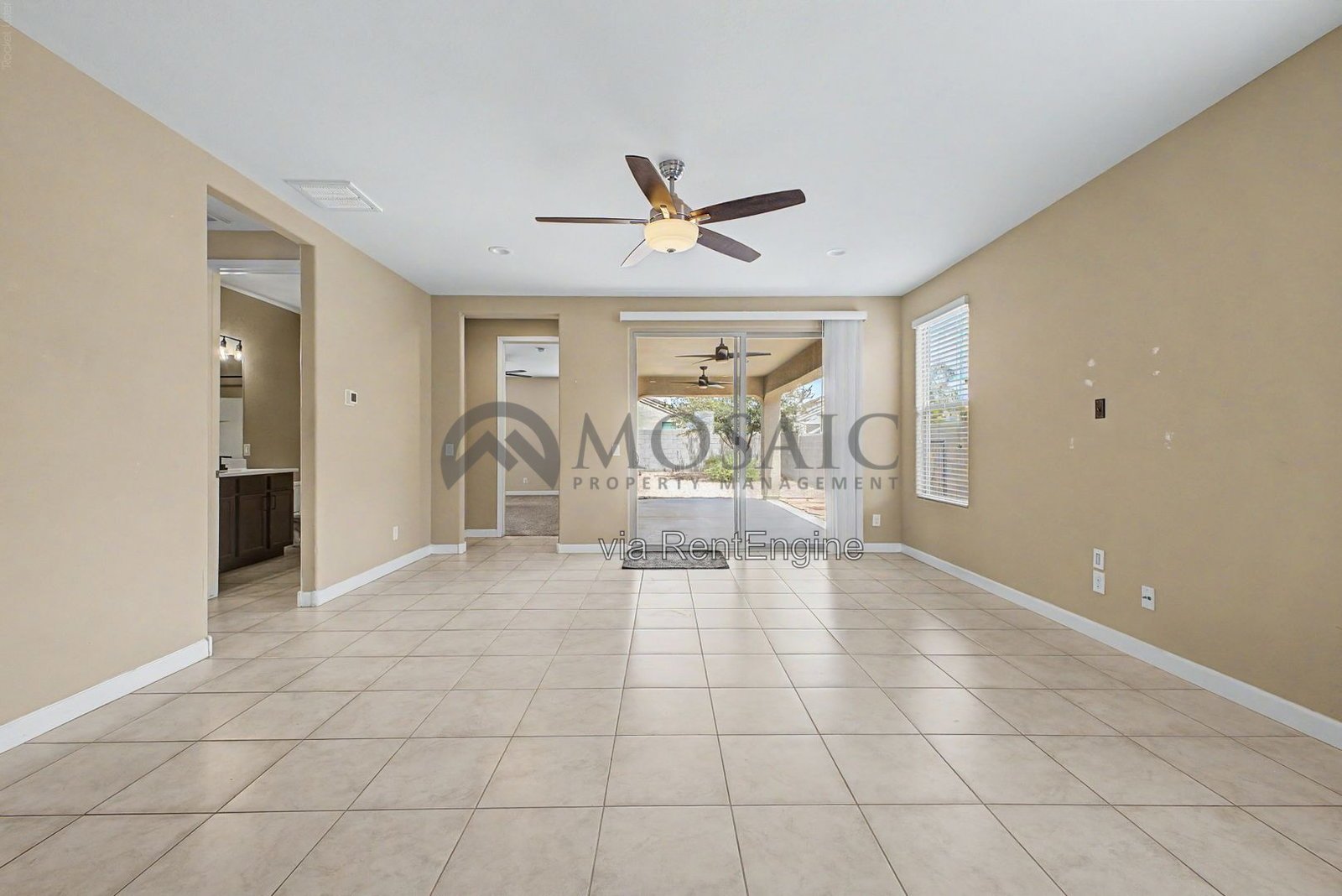 Stunning 3 bed, 2 bathroom home in San Tan Valley! property image