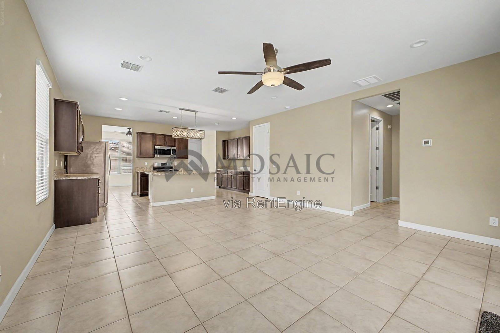 Stunning 3 bed, 2 bathroom home in San Tan Valley! property image