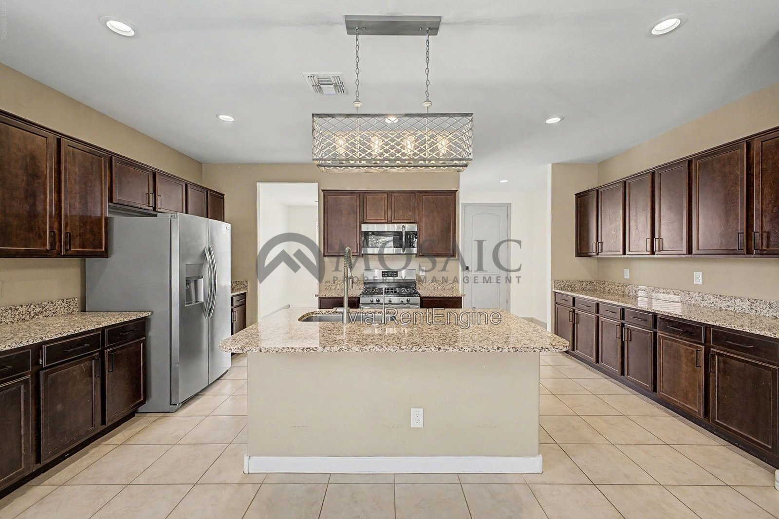 Stunning 3 bed, 2 bathroom home in San Tan Valley! property image