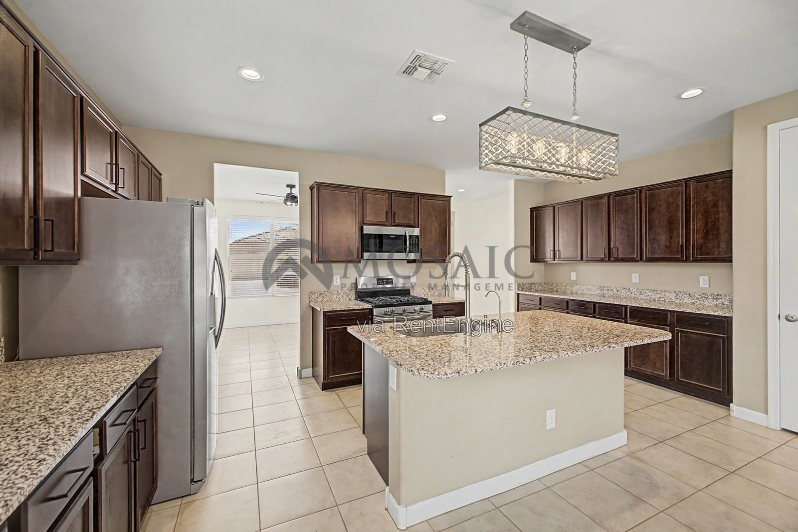 Stunning 3 bed, 2 bathroom home in San Tan Valley! property image
