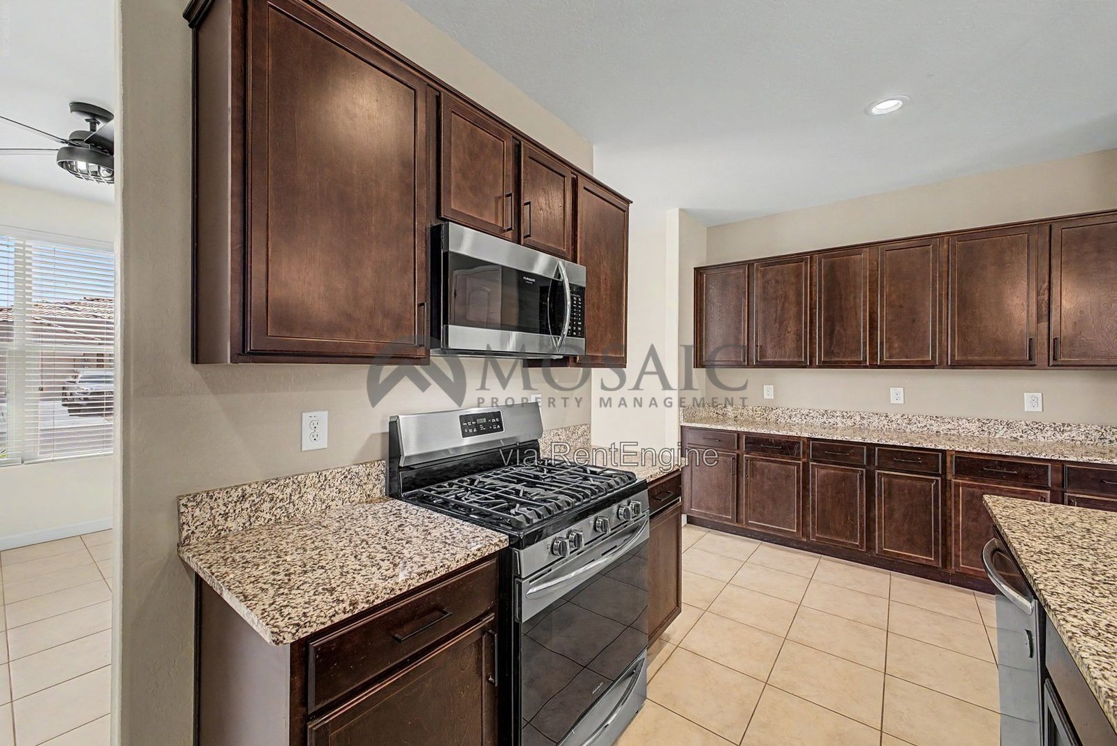 Stunning 3 bed, 2 bathroom home in San Tan Valley! property image