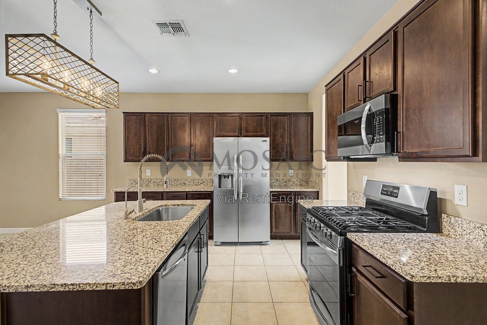 Stunning 3 bed, 2 bathroom home in San Tan Valley! property image