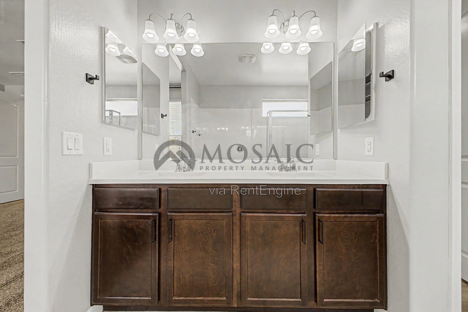 Stunning 3 bed, 2 bathroom home in San Tan Valley! property image