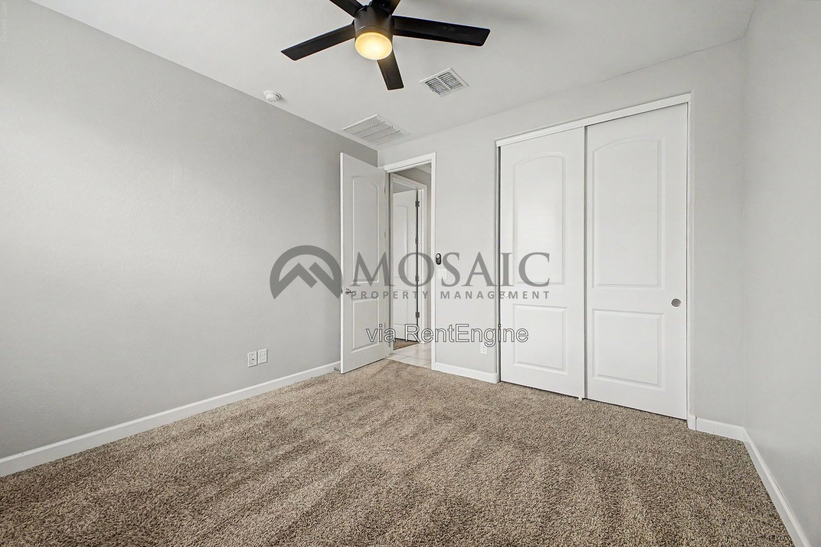 Stunning 3 bed, 2 bathroom home in San Tan Valley! property image