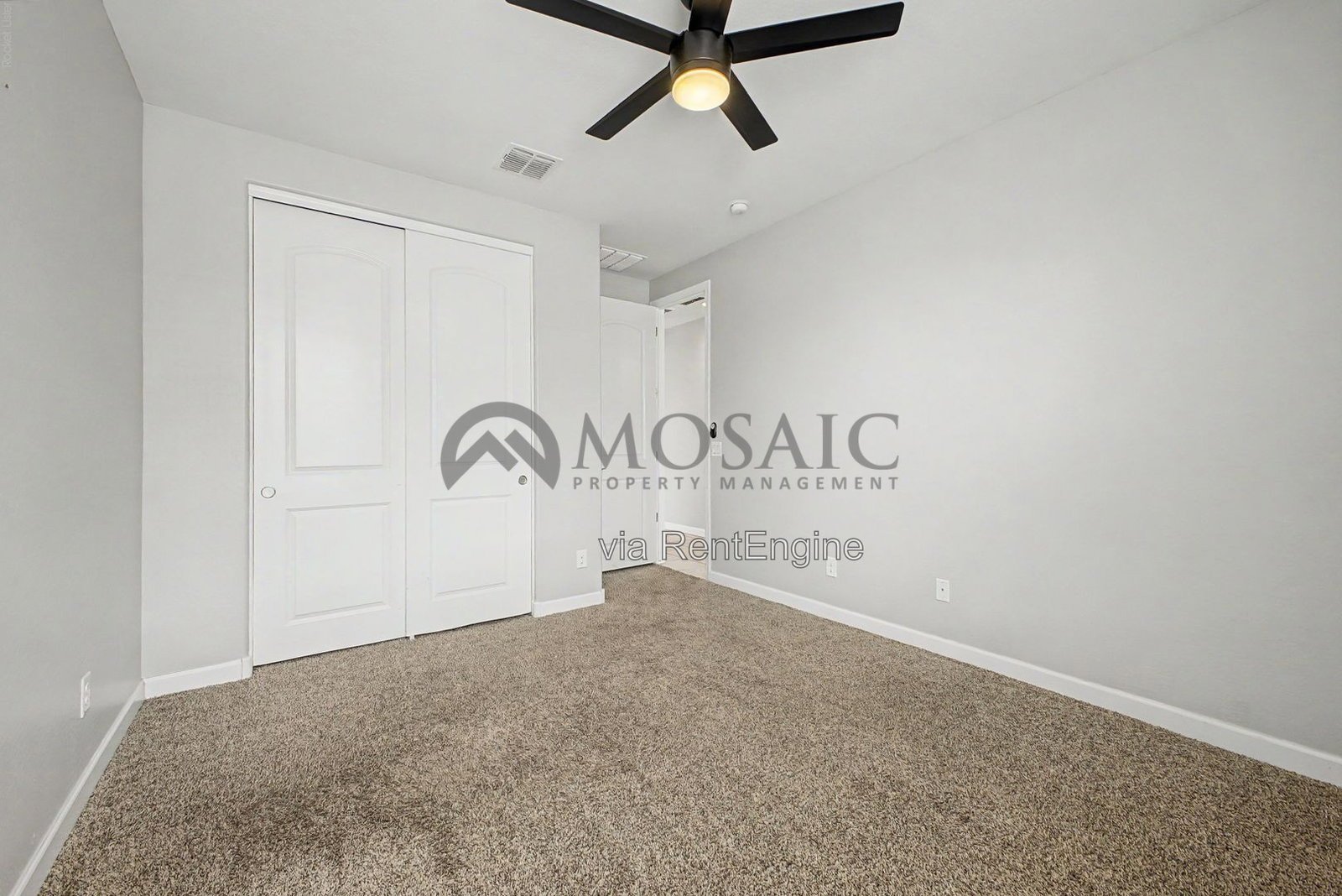 Stunning 3 bed, 2 bathroom home in San Tan Valley! property image