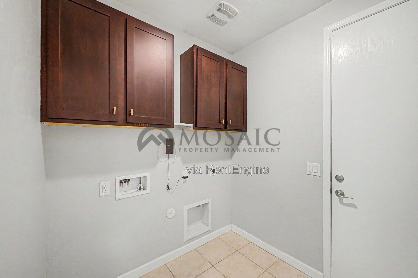 Stunning 3 bed, 2 bathroom home in San Tan Valley! property image