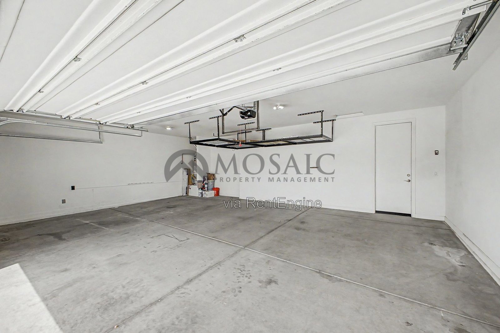 Stunning 3 bed, 2 bathroom home in San Tan Valley! property image