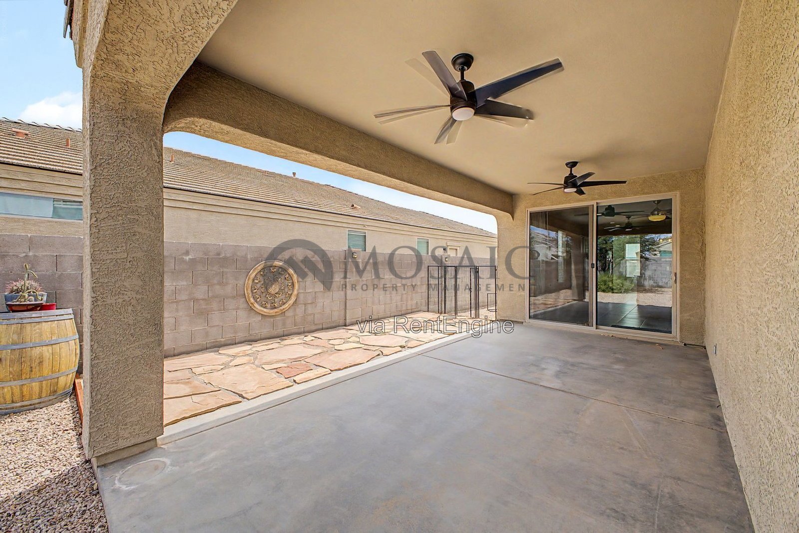 Stunning 3 bed, 2 bathroom home in San Tan Valley! property image