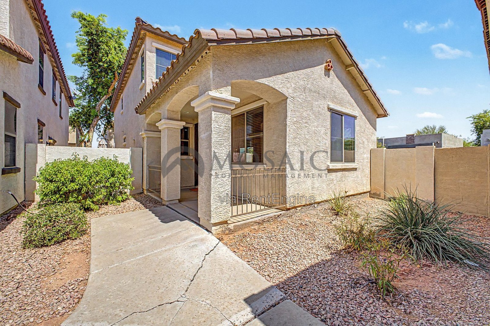 Stunning 3 bed 2.5 bathroom home in Gilbert! property image