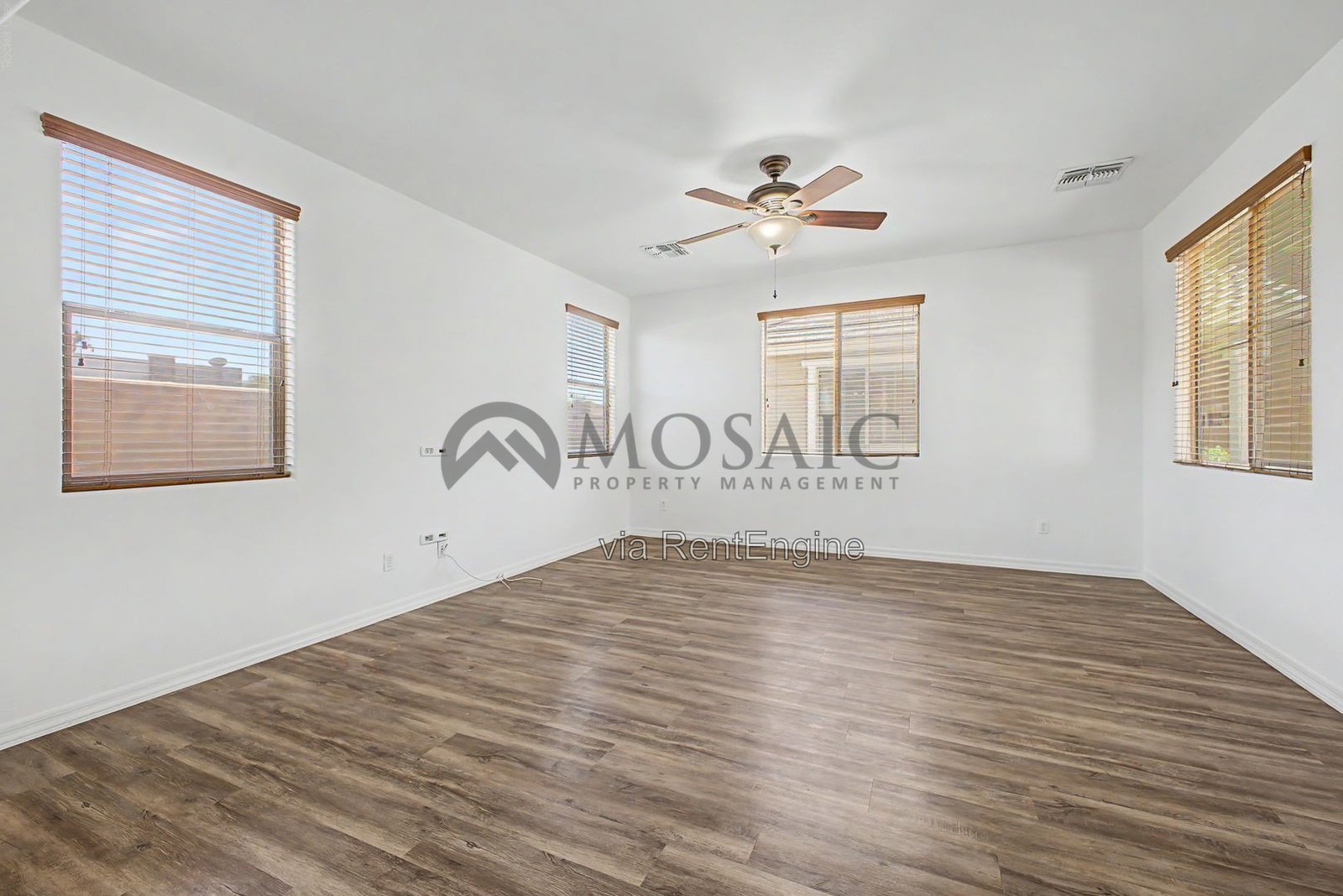 Stunning 3 bed 2.5 bathroom home in Gilbert! property image