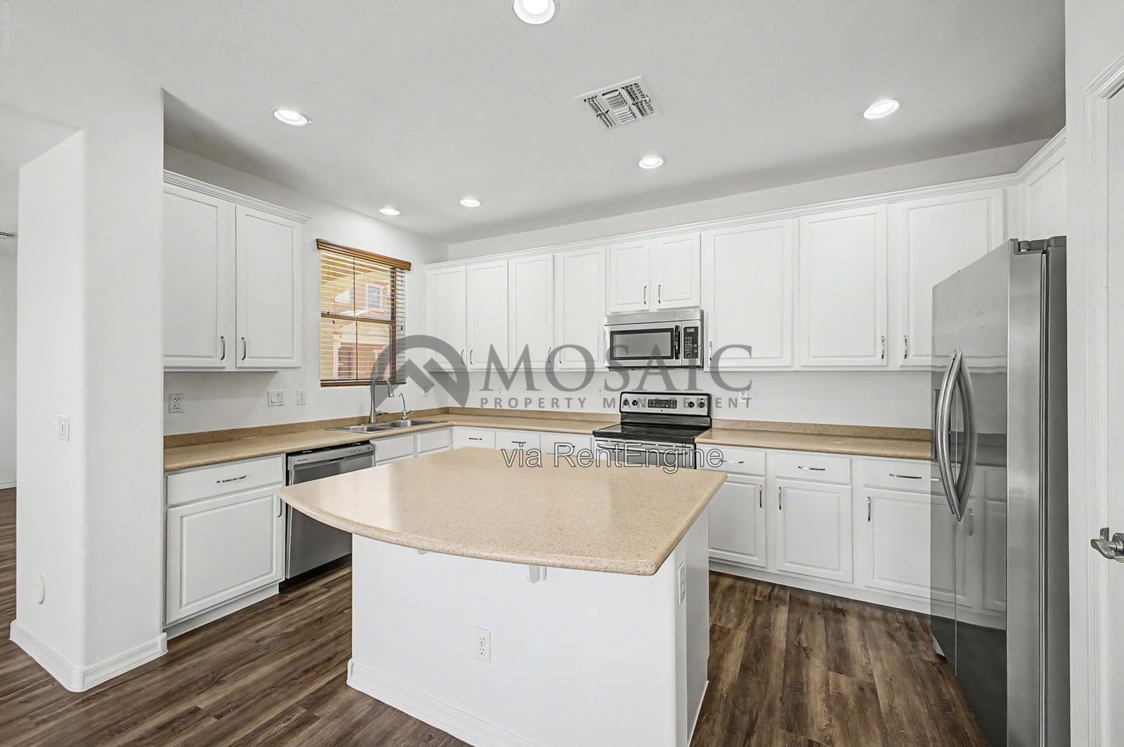 Stunning 3 bed 2.5 bathroom home in Gilbert! property image
