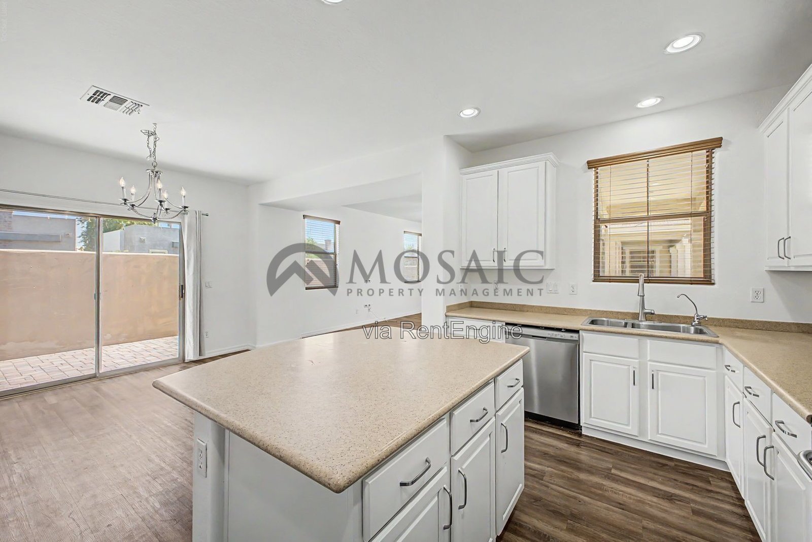 Stunning 3 bed 2.5 bathroom home in Gilbert! property image