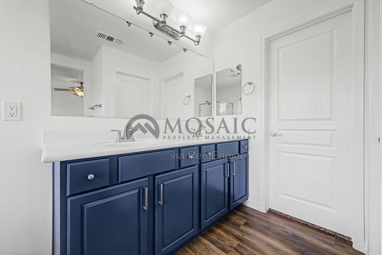 Stunning 3 bed 2.5 bathroom home in Gilbert! property image