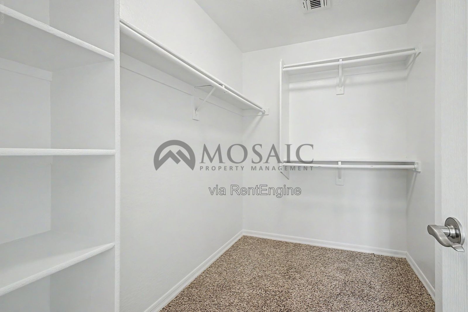 Stunning 3 bed 2.5 bathroom home in Gilbert! property image