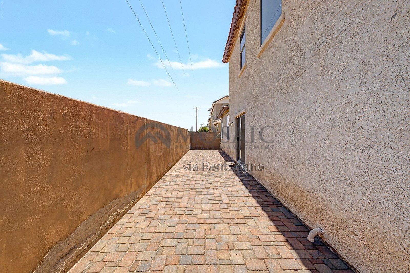 Stunning 3 bed 2.5 bathroom home in Gilbert! property image
