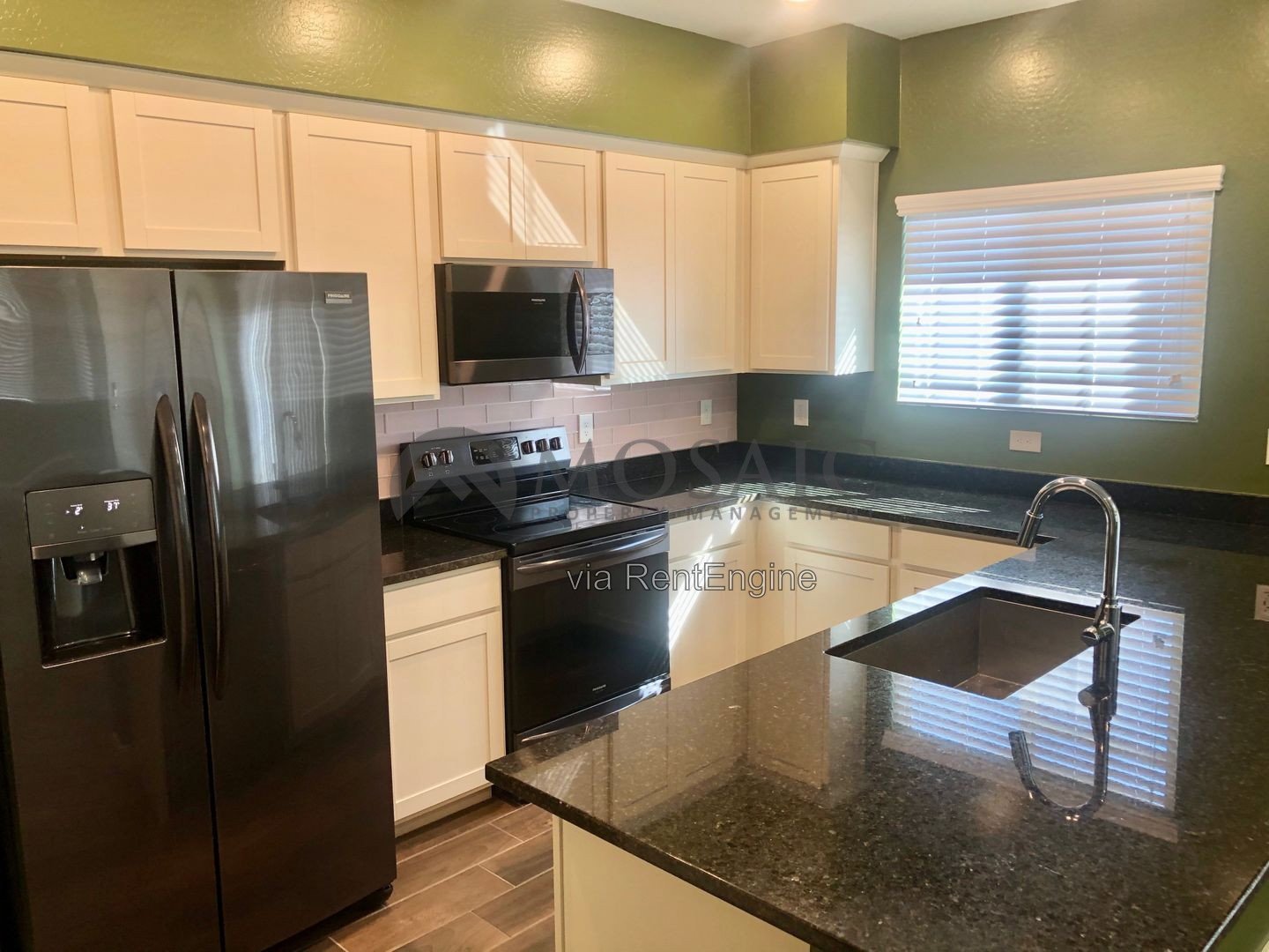 ELEGANT 2 Bed/ 2.5 bath Townhome In Gilbert! property image