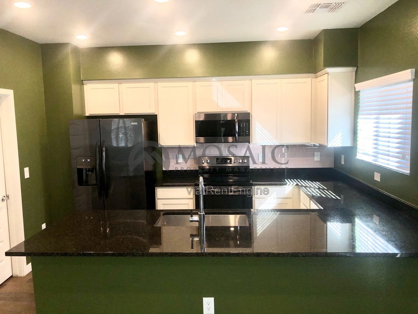 ELEGANT 2 Bed/ 2.5 bath Townhome In Gilbert! property image
