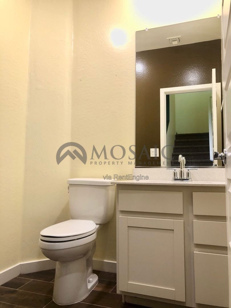 ELEGANT 2 Bed/ 2.5 bath Townhome In Gilbert! property image