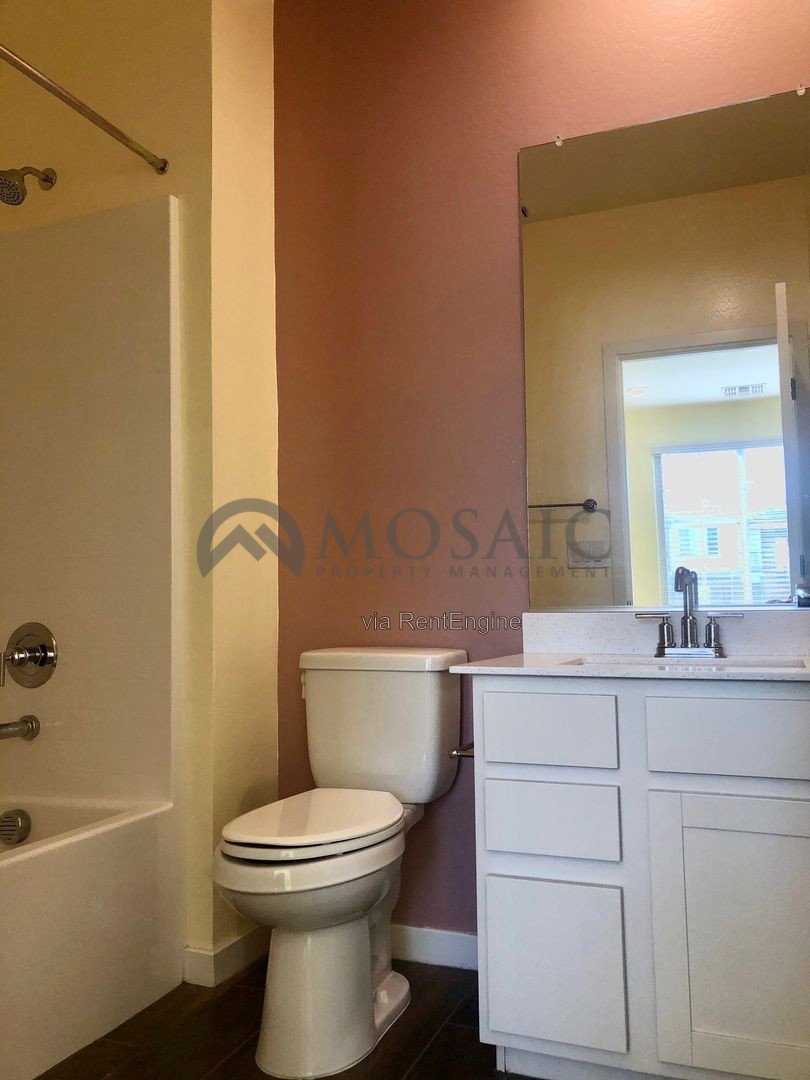 ELEGANT 2 Bed/ 2.5 bath Townhome In Gilbert! property image