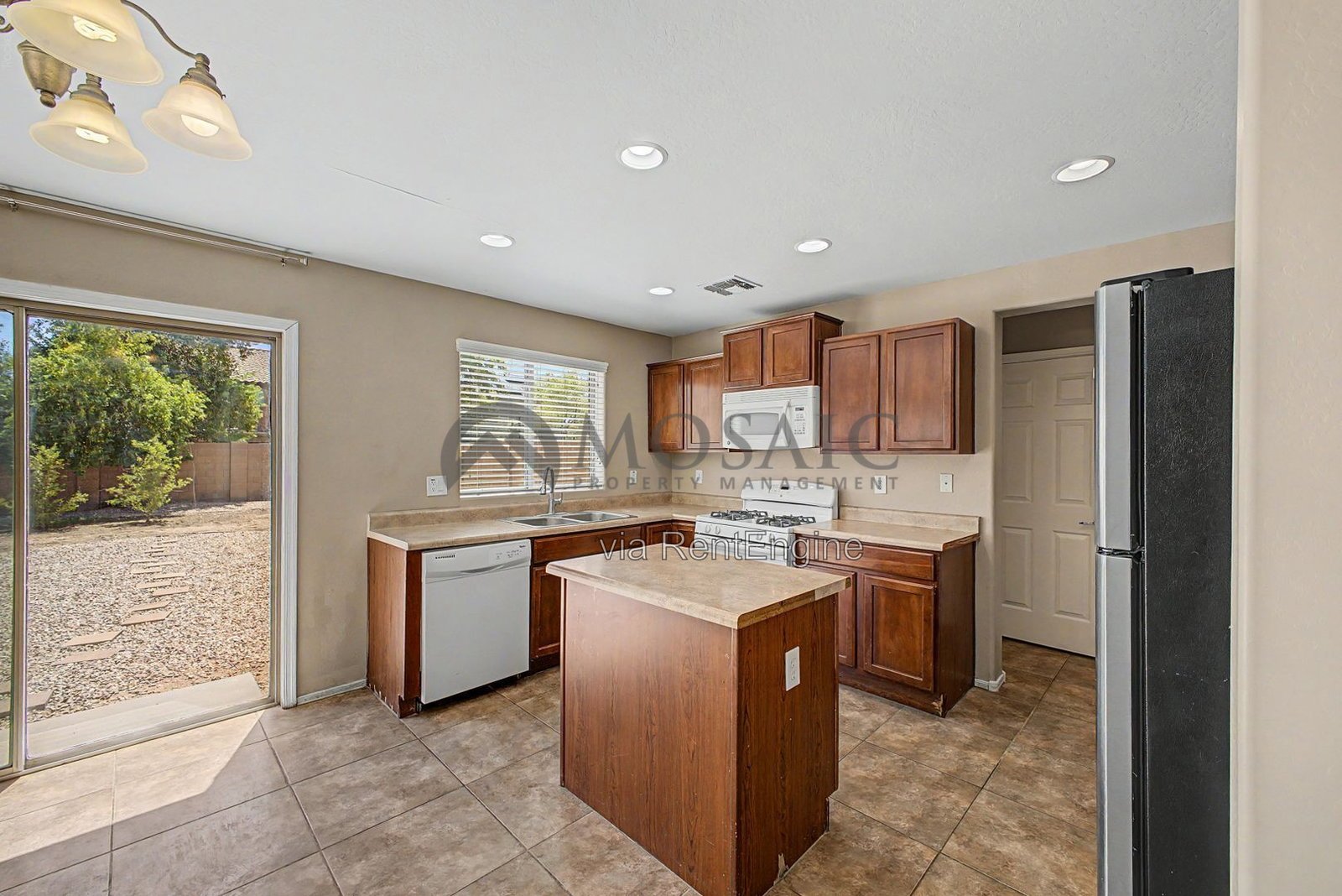 4 Bedroom, 2.5 Bathroom Home In Florence! property image