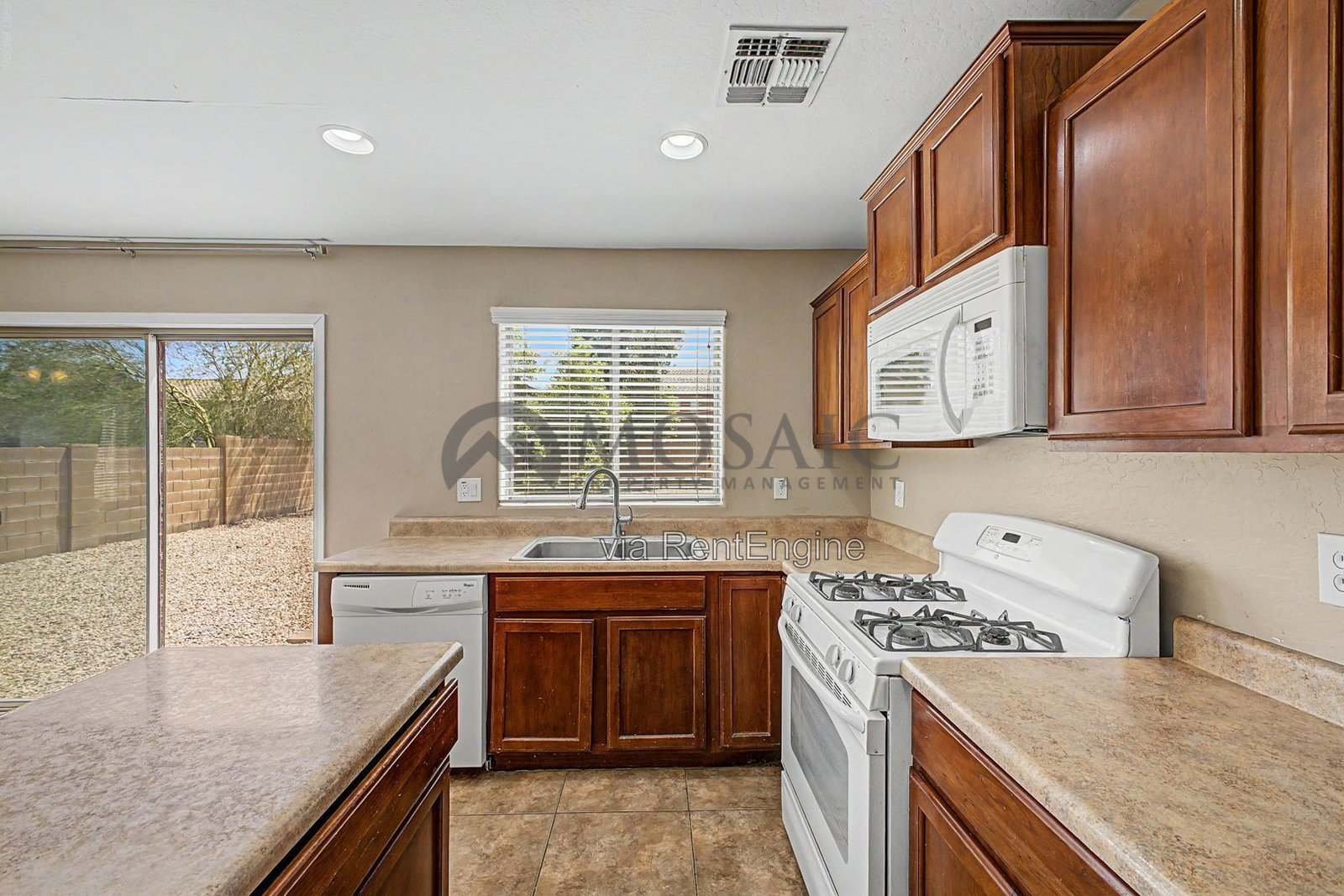 4 Bedroom, 2.5 Bathroom Home In Florence! property image