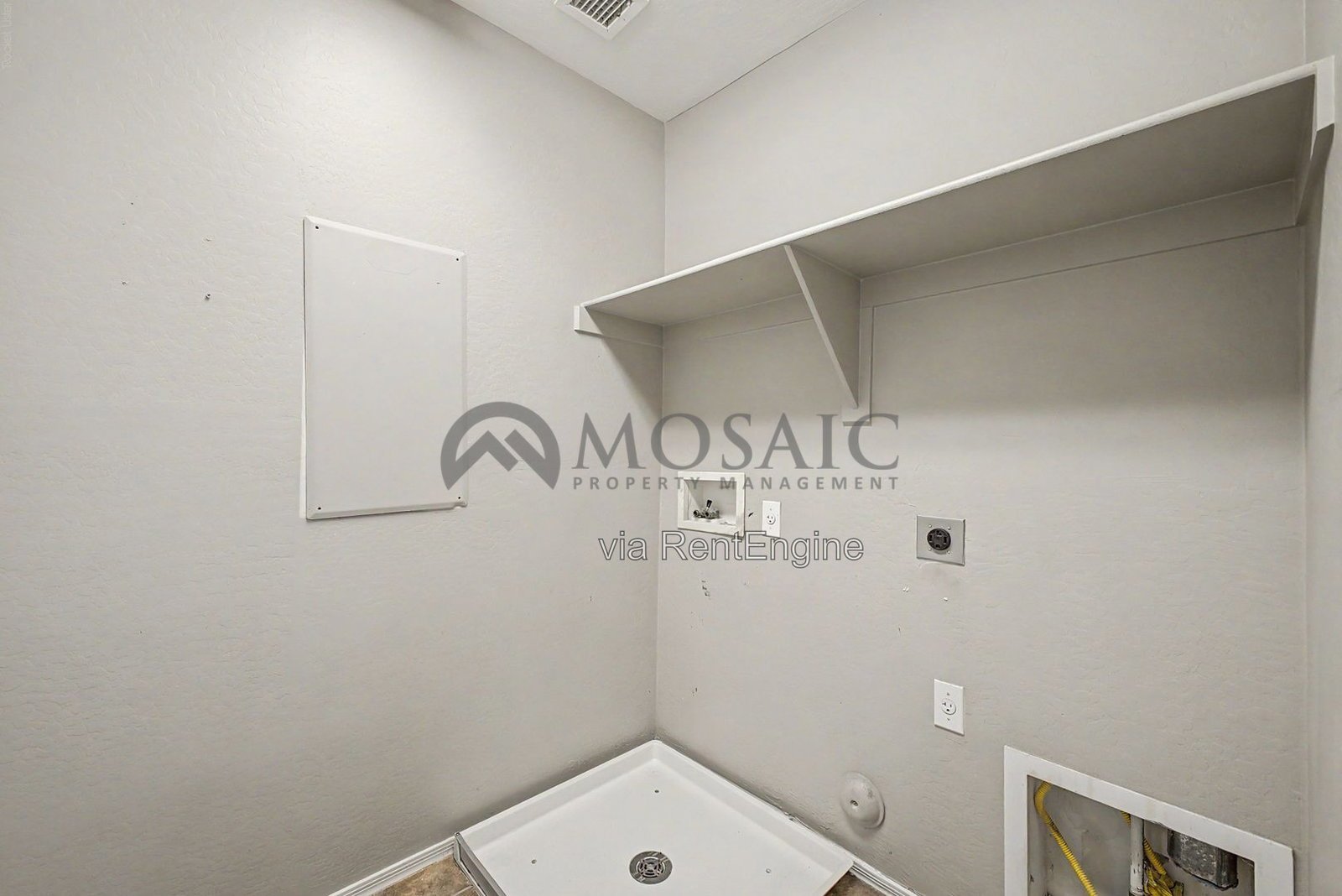 4 Bedroom, 2.5 Bathroom Home In Florence! property image