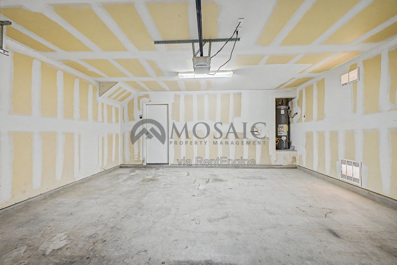 4 Bedroom, 2.5 Bathroom Home In Florence! property image