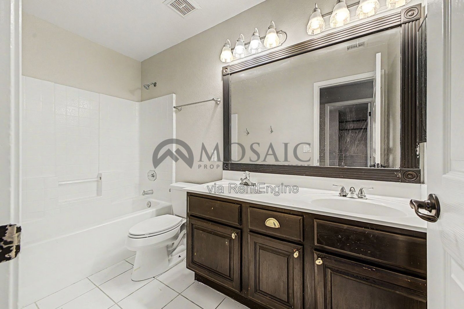 3 bed/2.5 bath PLUS DEN in South Chandler with SPARKLING POOL! property image