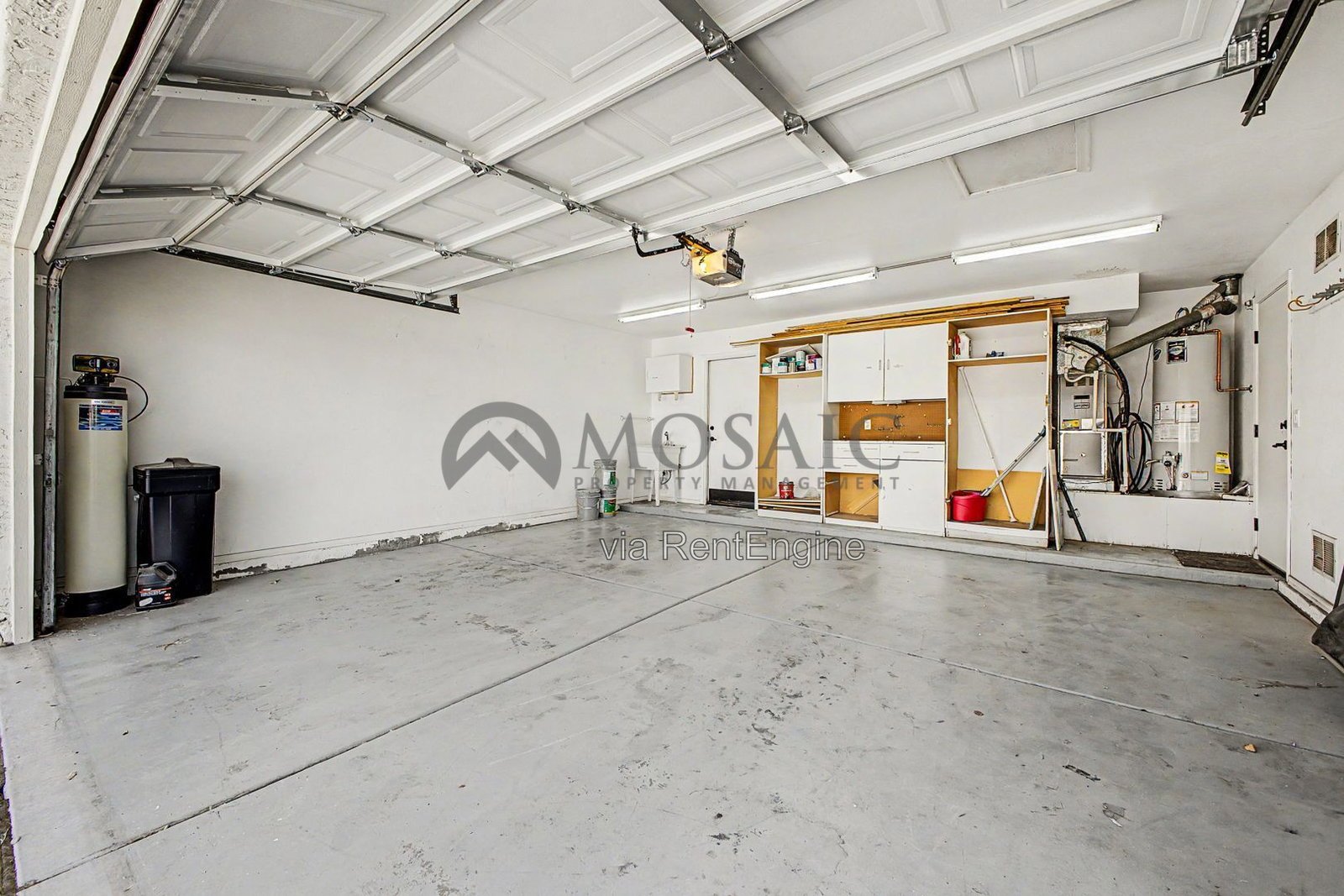 3 bed/2.5 bath PLUS DEN in South Chandler with SPARKLING POOL! property image