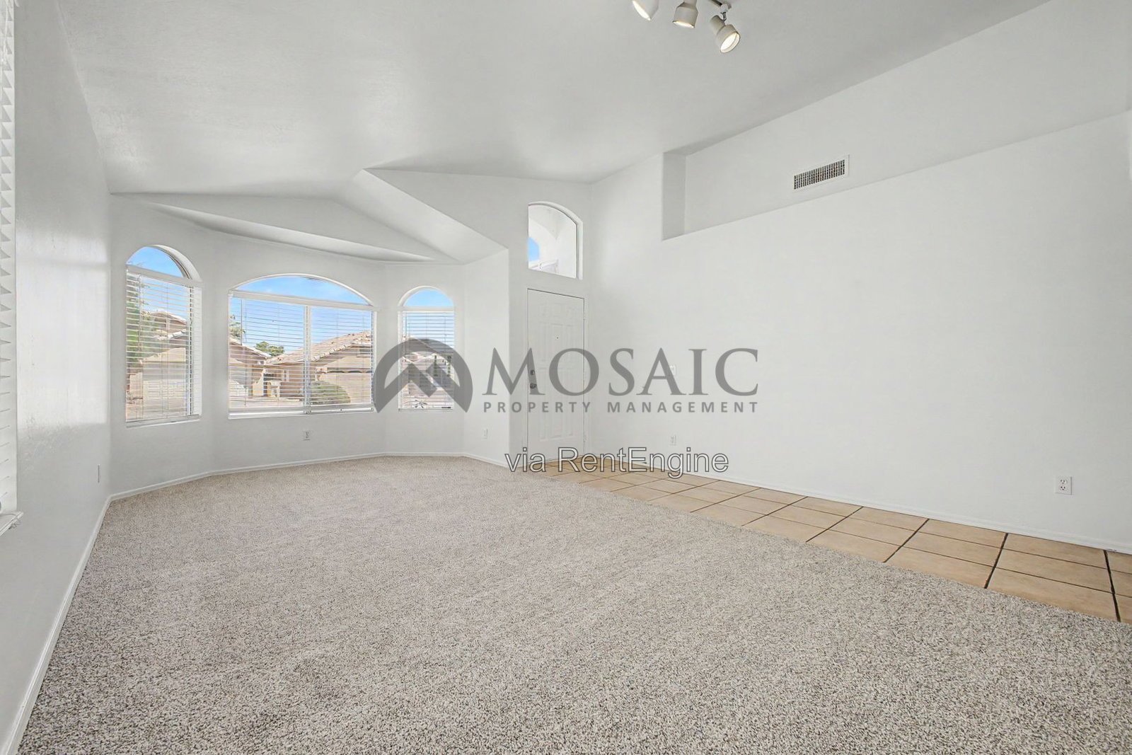 Beautiful home close to the North 101 freeway property image