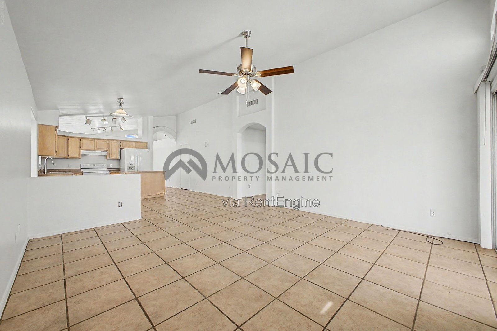 Beautiful home close to the North 101 freeway property image