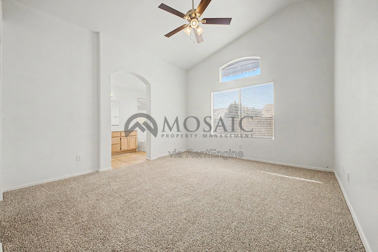 Beautiful home close to the North 101 freeway property image