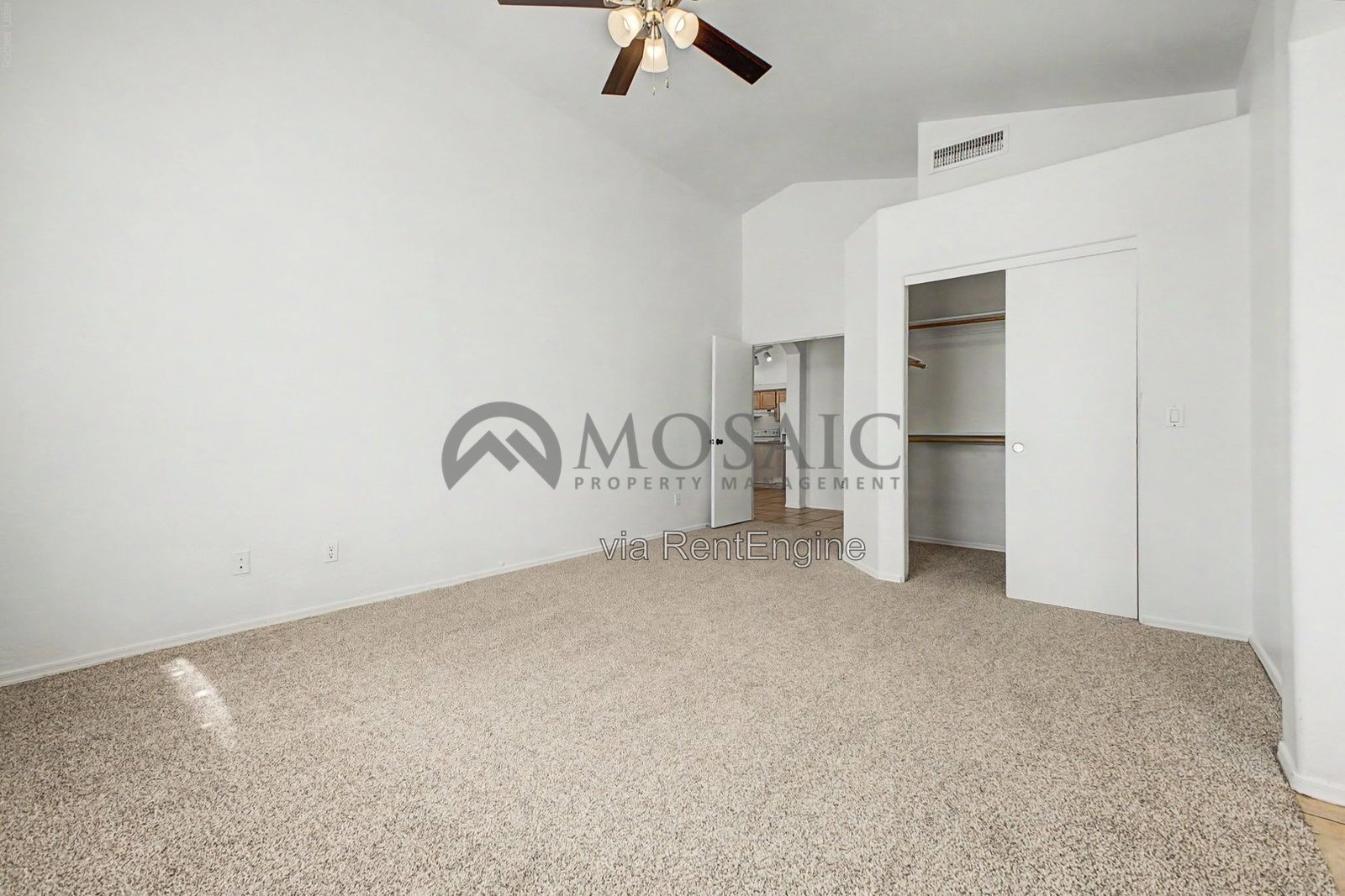 Beautiful home close to the North 101 freeway property image