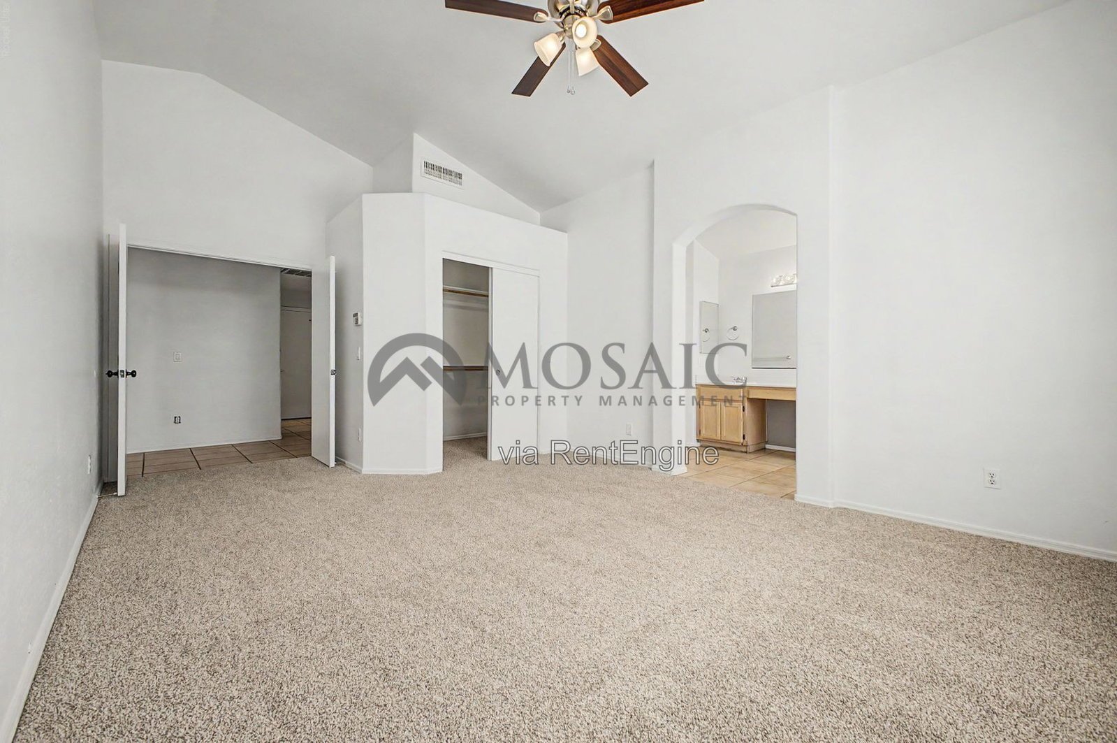 Beautiful home close to the North 101 freeway property image