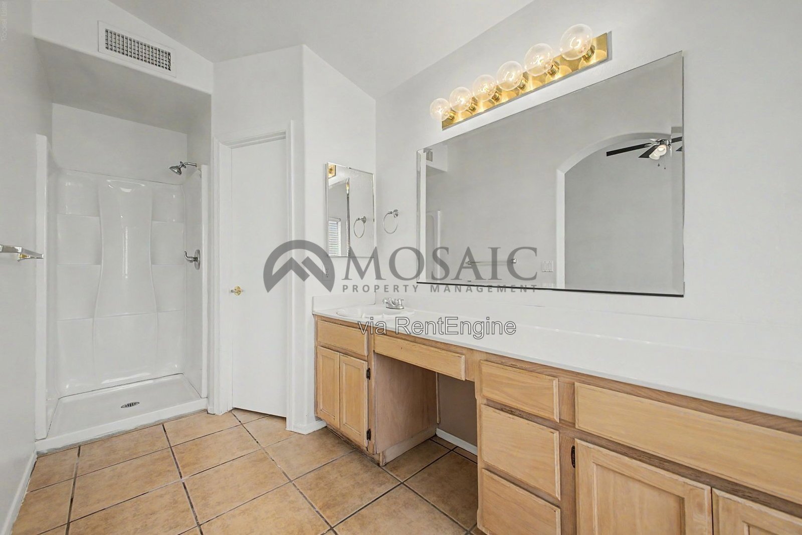 Beautiful home close to the North 101 freeway property image