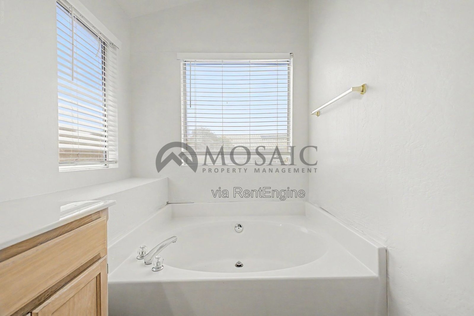 Beautiful home close to the North 101 freeway property image