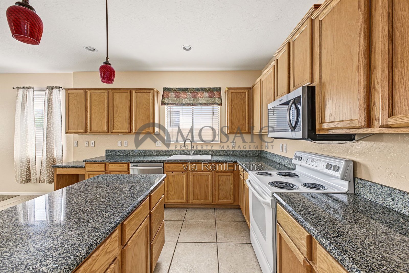 Beautiful 4 bedroom, 3 bathroom home in Chandler! property image