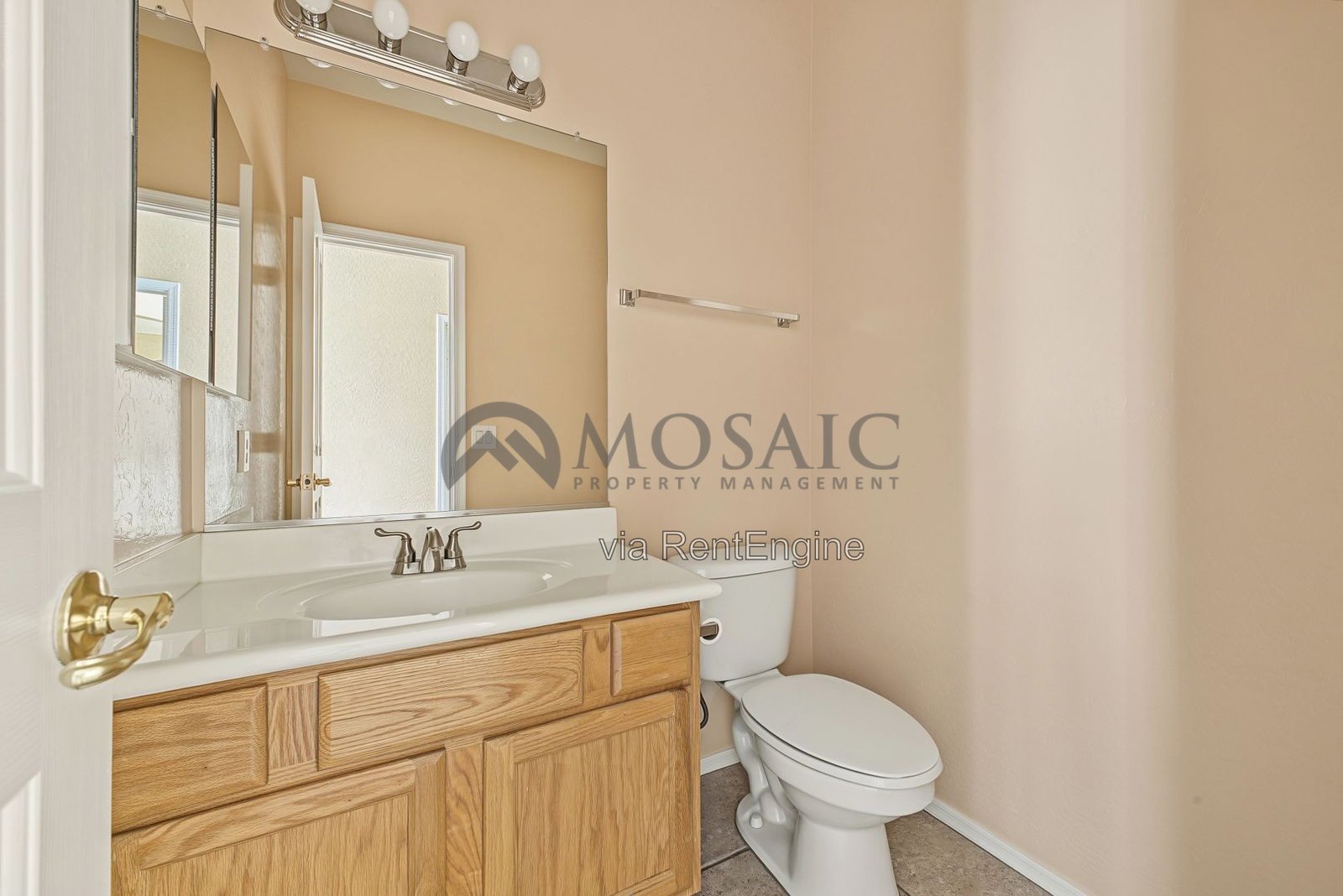 Beautiful 4 bedroom, 3 bathroom home in Chandler! property image