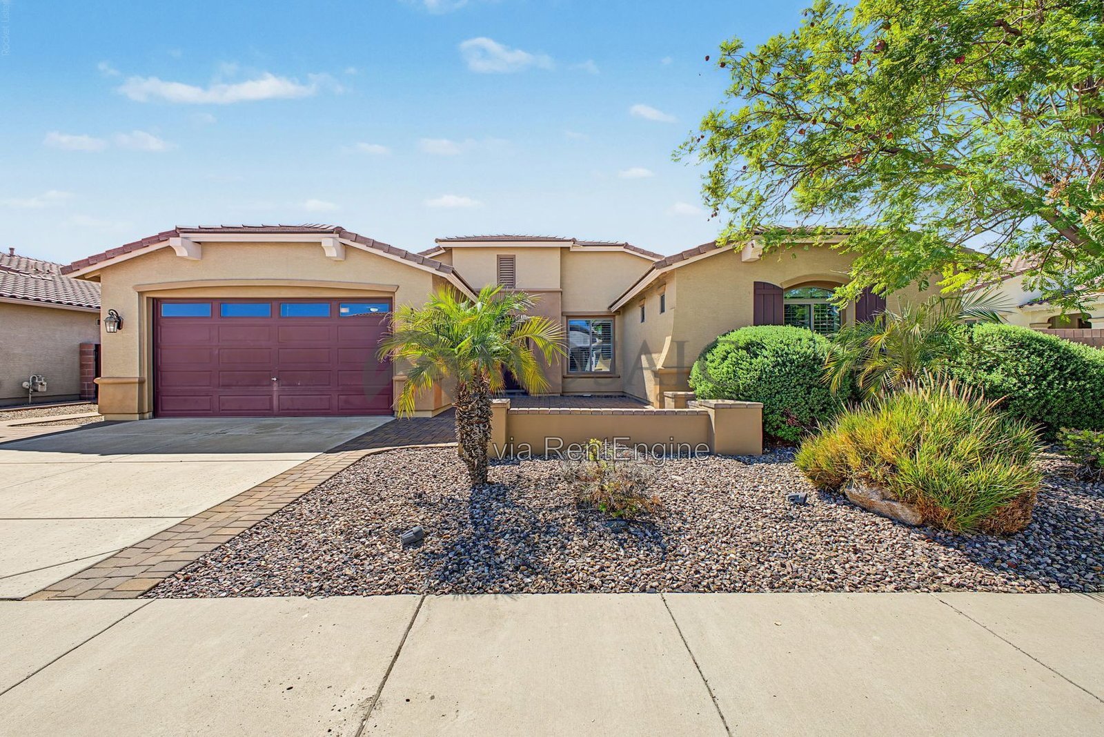 Upgrades, large lot, pool, walk in closets! property image