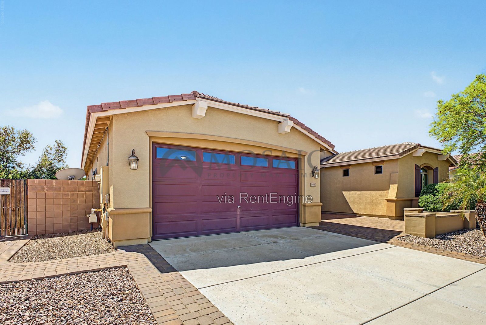 Upgrades, large lot, pool, walk in closets! property image