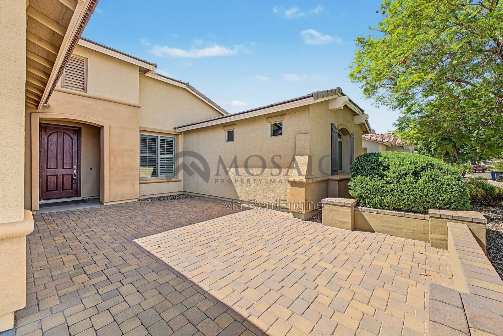 Upgrades, large lot, pool, walk in closets! property image