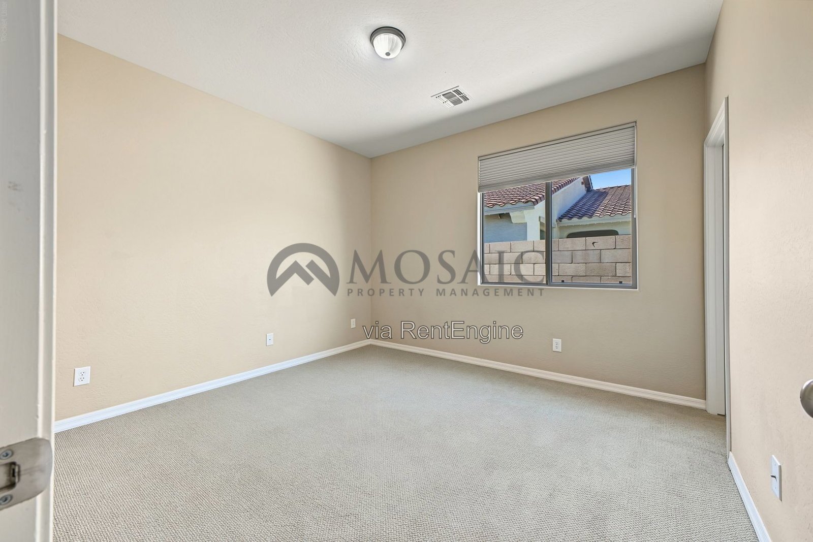 Upgrades, large lot, pool, walk in closets! property image