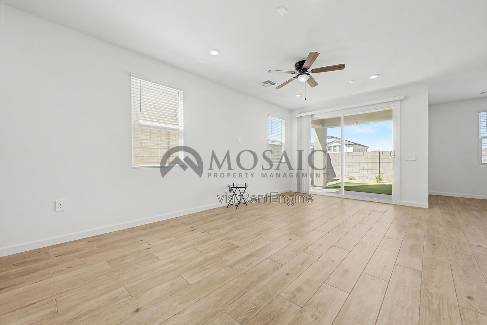 Beautiful 4 bedroom, 2.5 bathroom home in Phoenix! property image