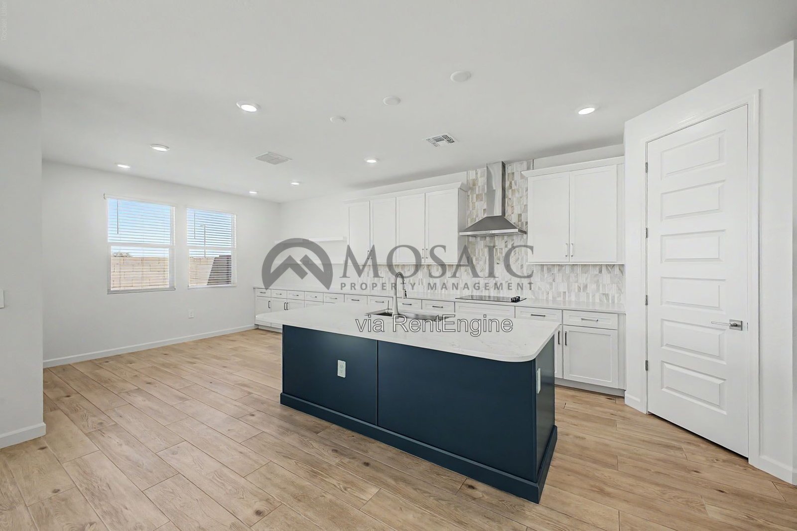 Beautiful 4 bedroom, 2.5 bathroom home in Phoenix! property image