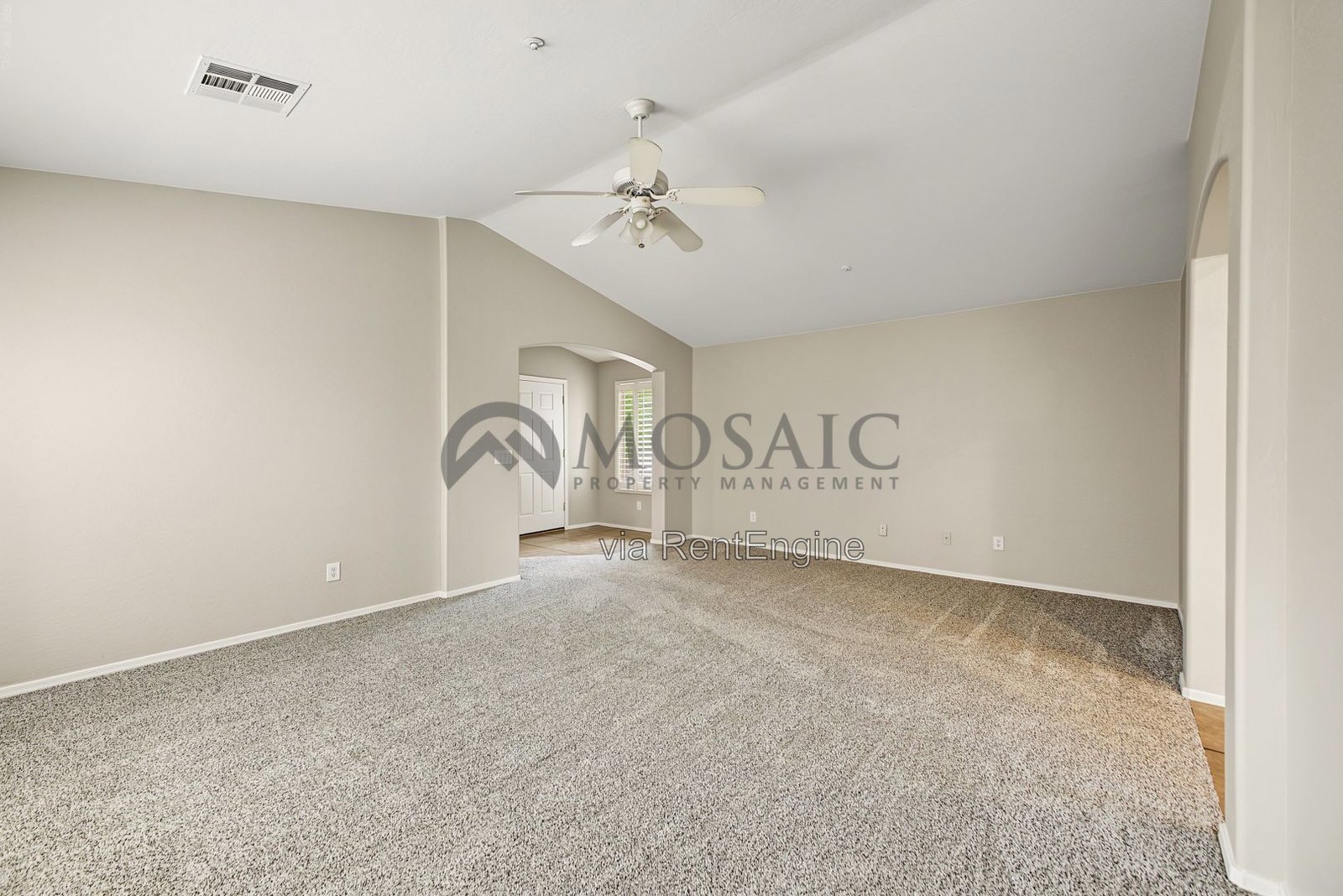 Four-bedroom, four-bathroom house in Peoria! property image