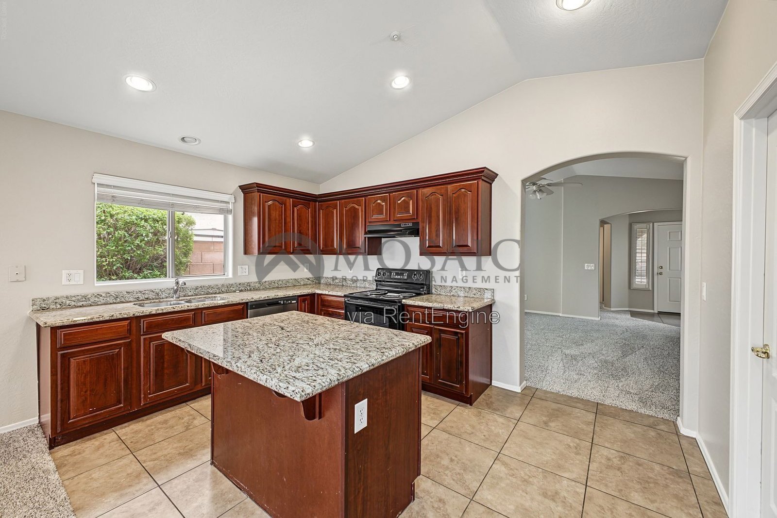 Four-bedroom, four-bathroom house in Peoria! property image